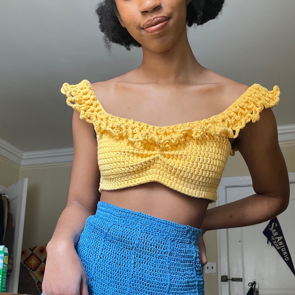 Custom 1970s style knit crochet top from Sweaterpuppy on IG